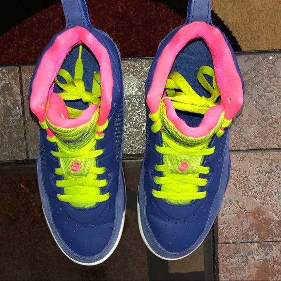 Jordan Flight Size 6M Ladies (Like New) - Picture 7 of 7